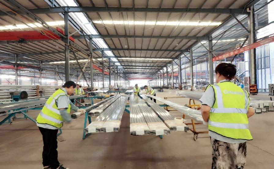 Consmos staff packing finished aluminum profiles