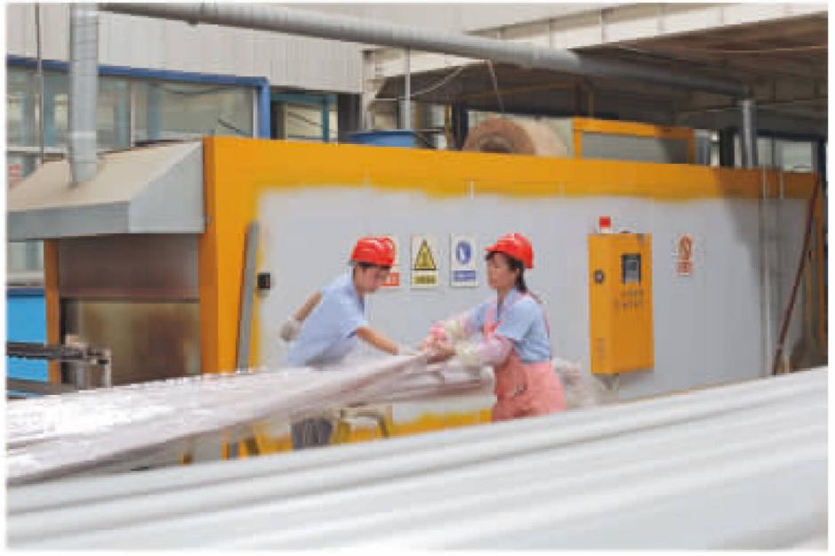 Wood-grain transfer production for aluminum profiles